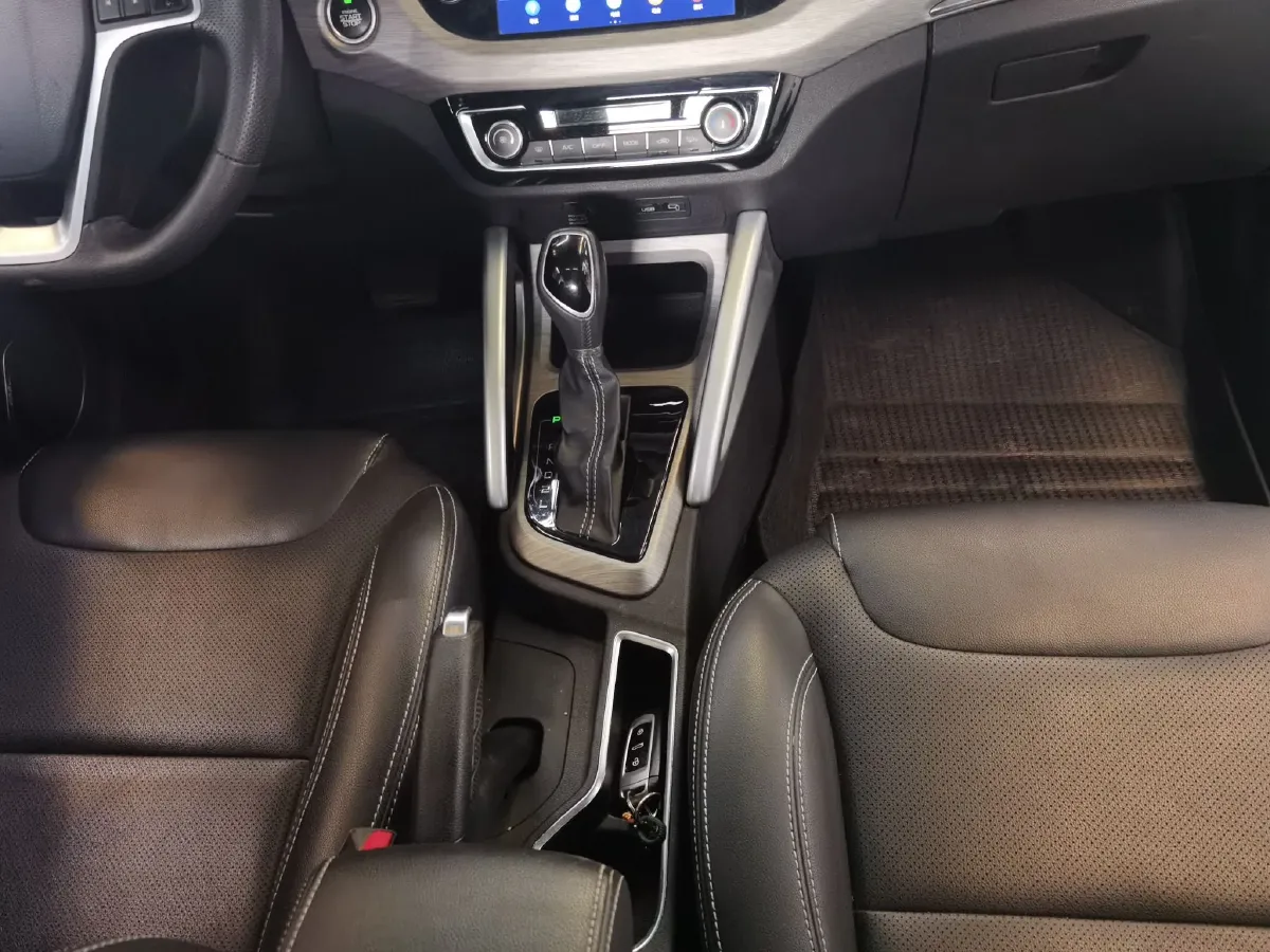 2017 Geely Vision X3 1.5L 102HP L4 4AT,autocango,china used car exporter,china ev exporter,chinese used car exporter,chinese used ev exporter