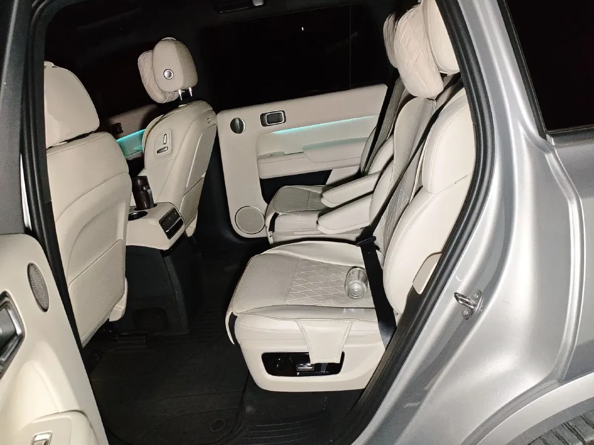 2023 Li L9 Range Extended 154HP REEV 42.6KWH,autocango,china used car exporter,china ev exporter,chinese used car exporter,chinese used ev exporter