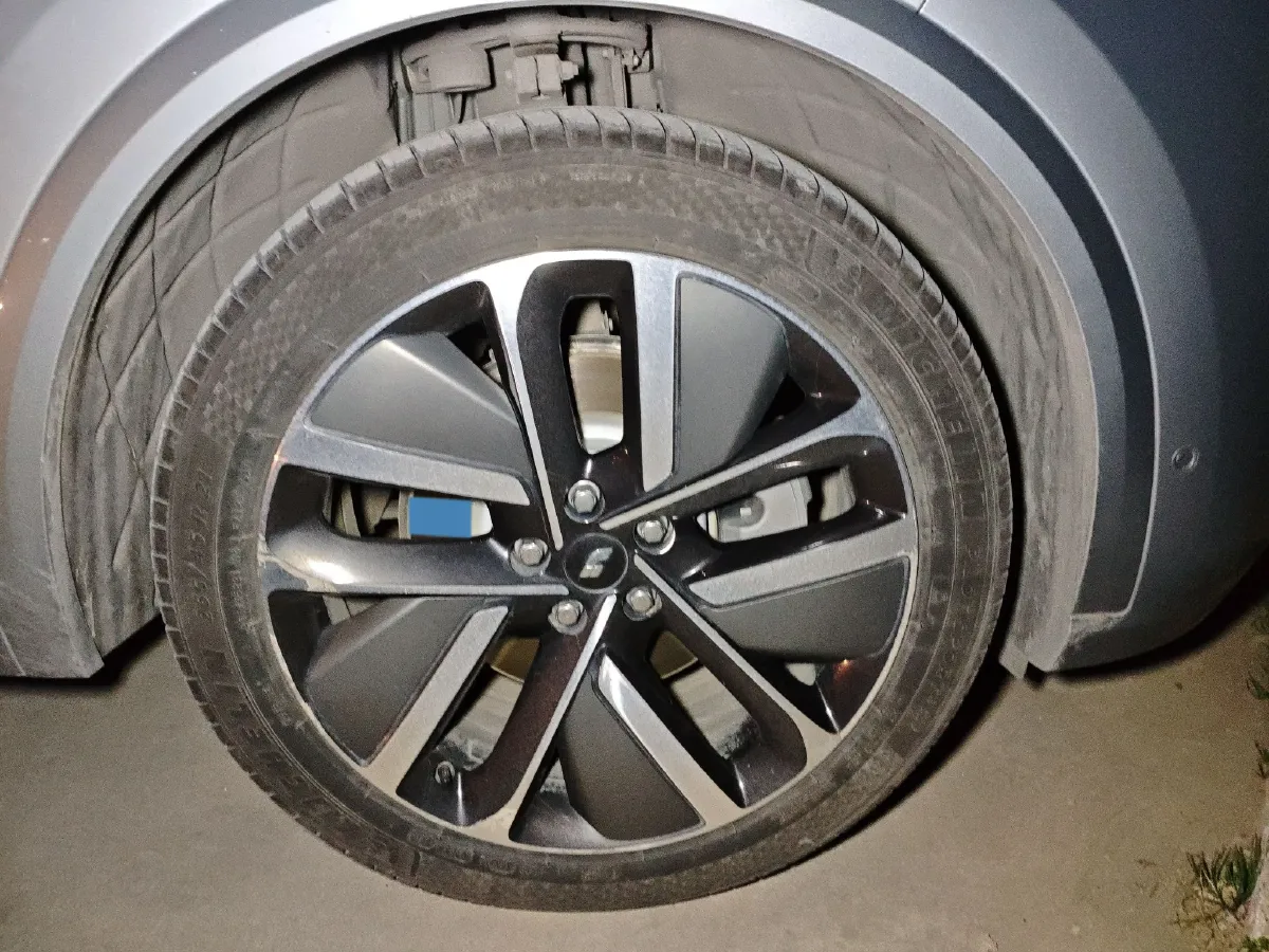 2023 Li L9 Range Extended 154HP REEV 42.6KWH,autocango,china used car exporter,china ev exporter,chinese used car exporter,chinese used ev exporter