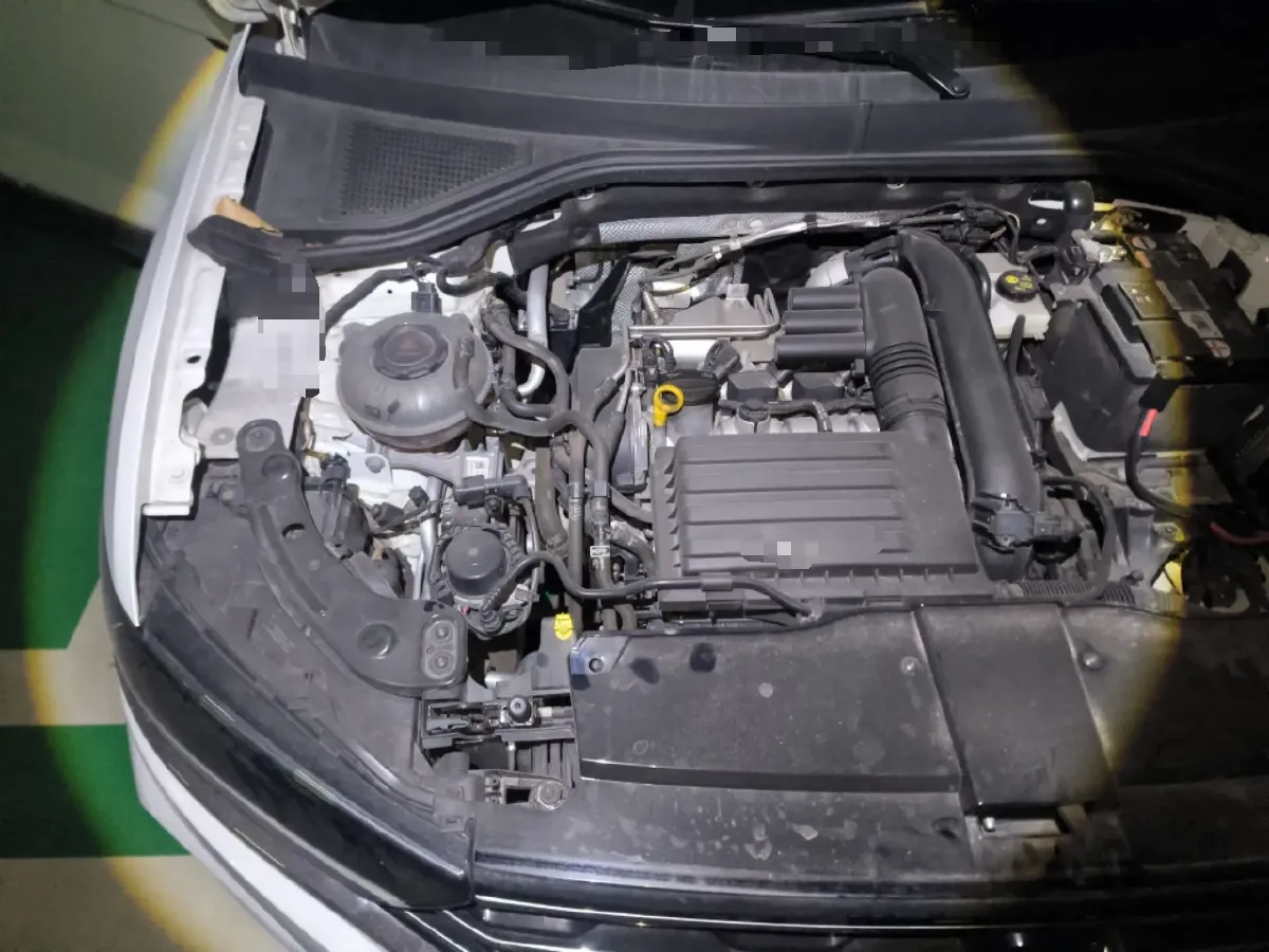 2021 Volkswagen T-Roc 1.4T 150HP L4 7DCT,autocango,china used car exporter,china ev exporter,chinese used car exporter,chinese used ev exporter