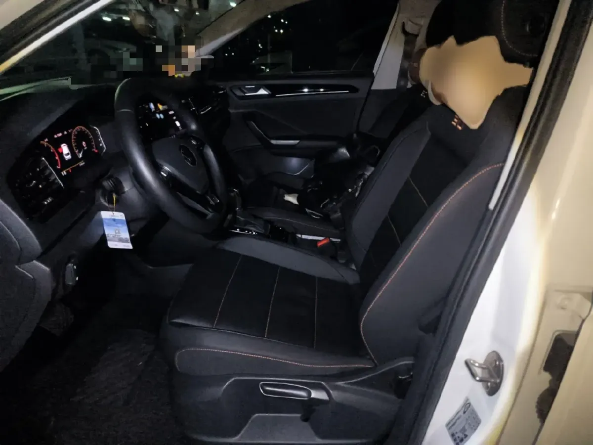 2021 Volkswagen T-Roc 1.4T 150HP L4 7DCT,autocango,china used car exporter,china ev exporter,chinese used car exporter,chinese used ev exporter