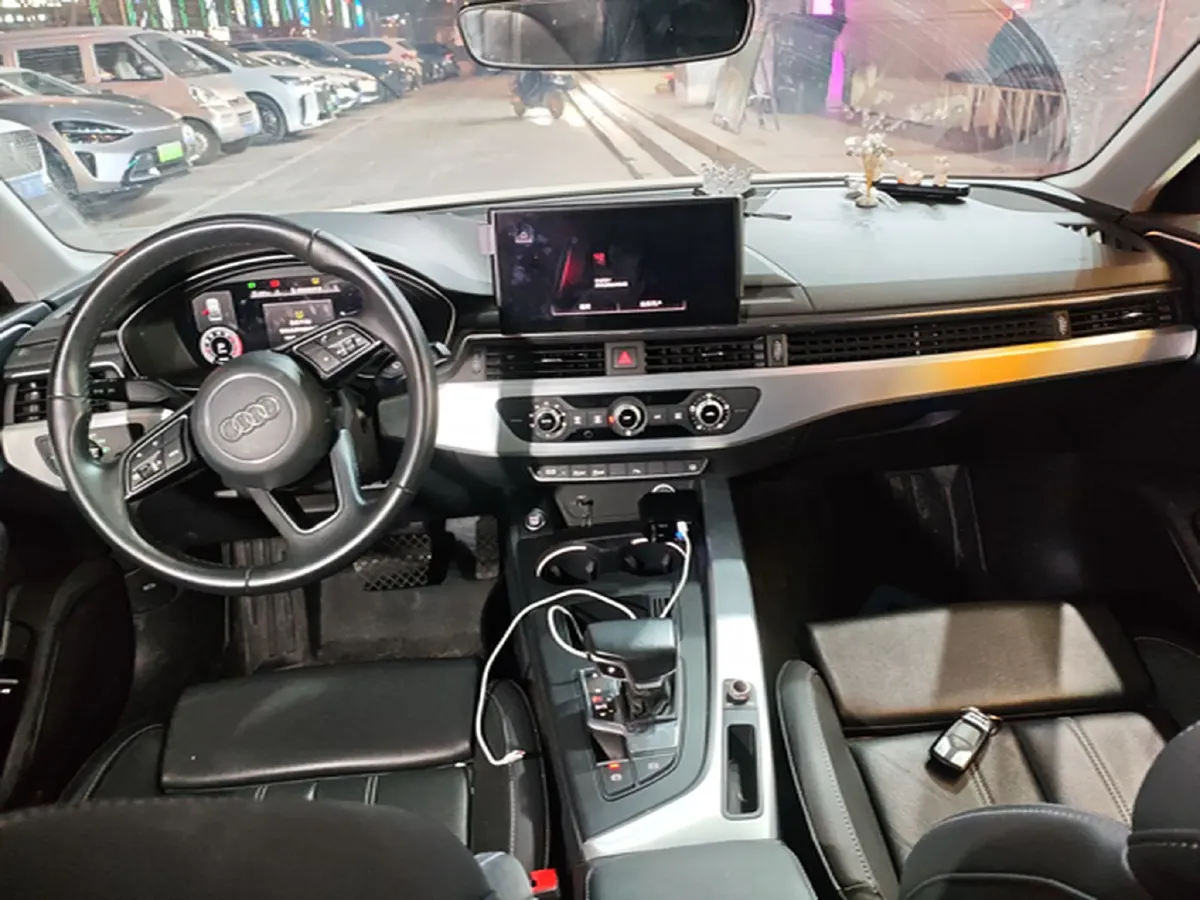 2024 Audi A4L 2.0T 190HP L4 7DCT,autocango,china used car exporter,china ev exporter,chinese used car exporter,chinese used ev exporter