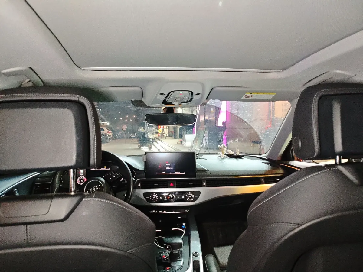 2024 Audi A4L 2.0T 190HP L4 7DCT,autocango,china used car exporter,china ev exporter,chinese used car exporter,chinese used ev exporter