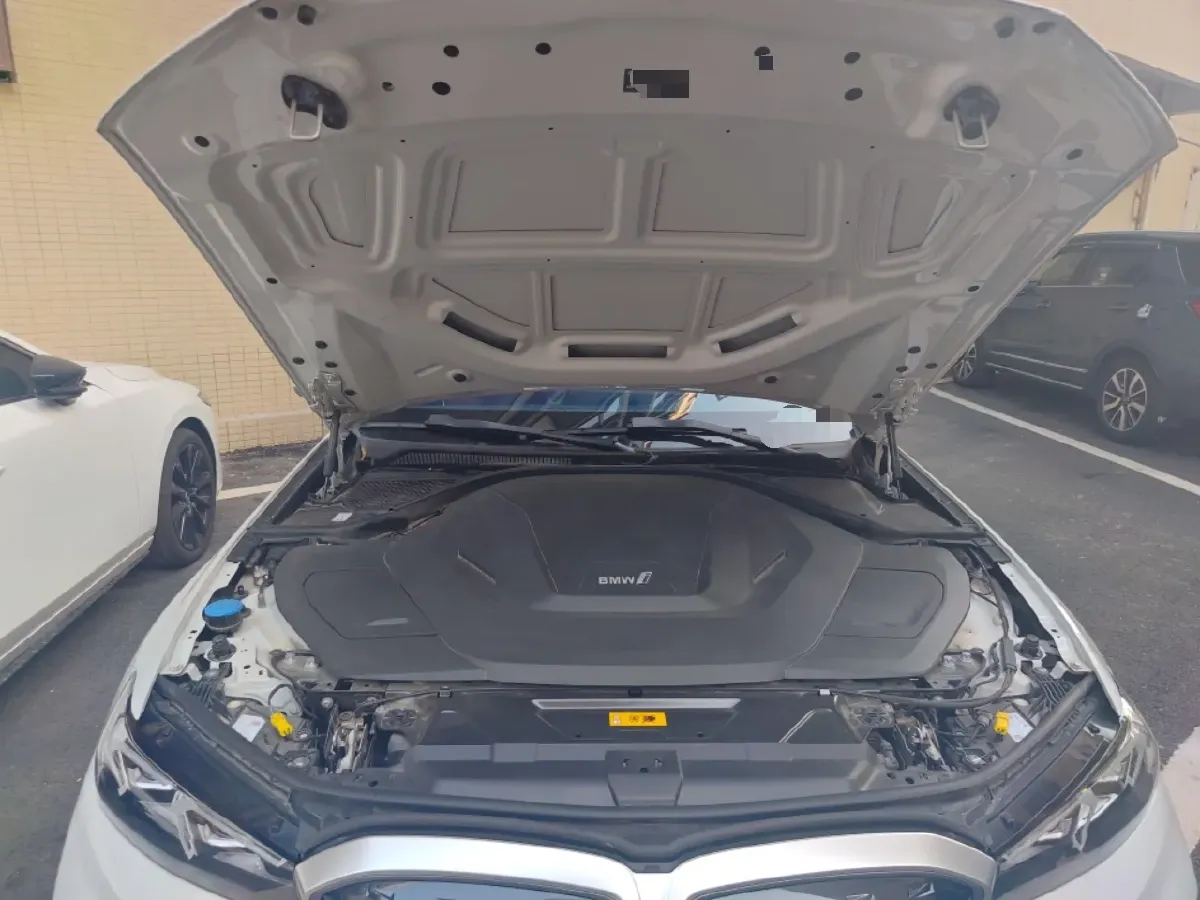 2024 BMW i3 BEV 70KWH,autocango,china used car exporter,china ev exporter,chinese used car exporter,chinese used ev exporter