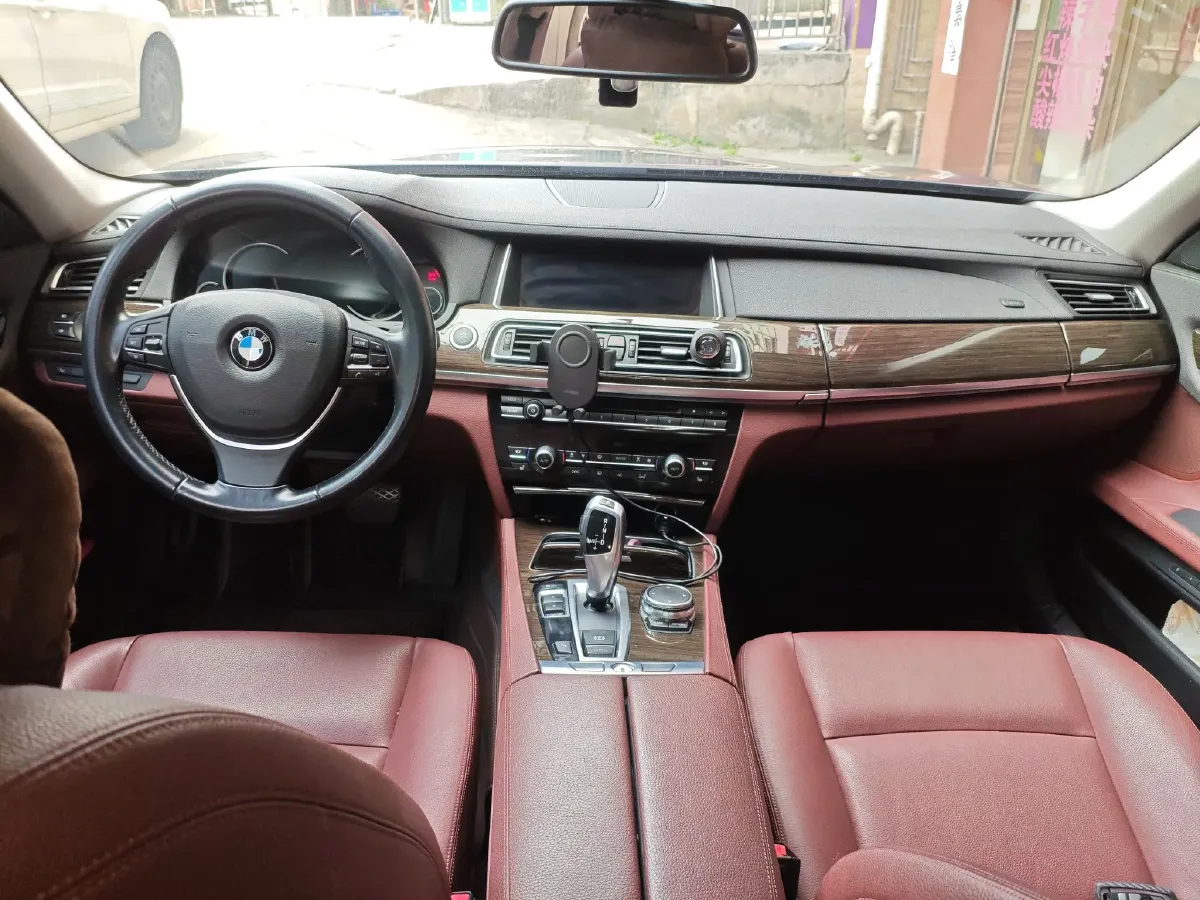 2014 BMW 7 Series 3.0L 258HP L6 8AT,autocango,china used car exporter,china ev exporter,chinese used car exporter,chinese used ev exporter
