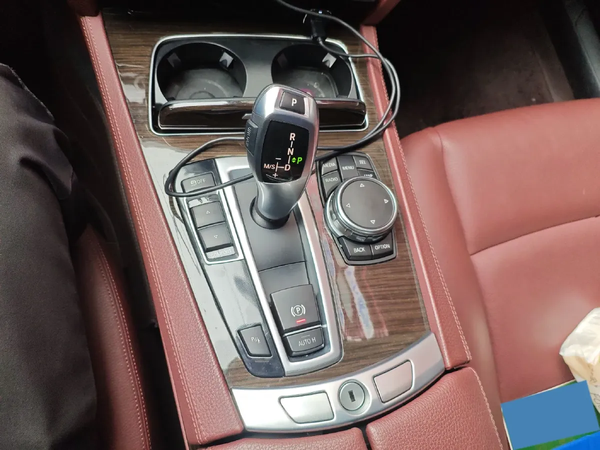 2014 BMW 7 Series 3.0L 258HP L6 8AT,autocango,china used car exporter,china ev exporter,chinese used car exporter,chinese used ev exporter