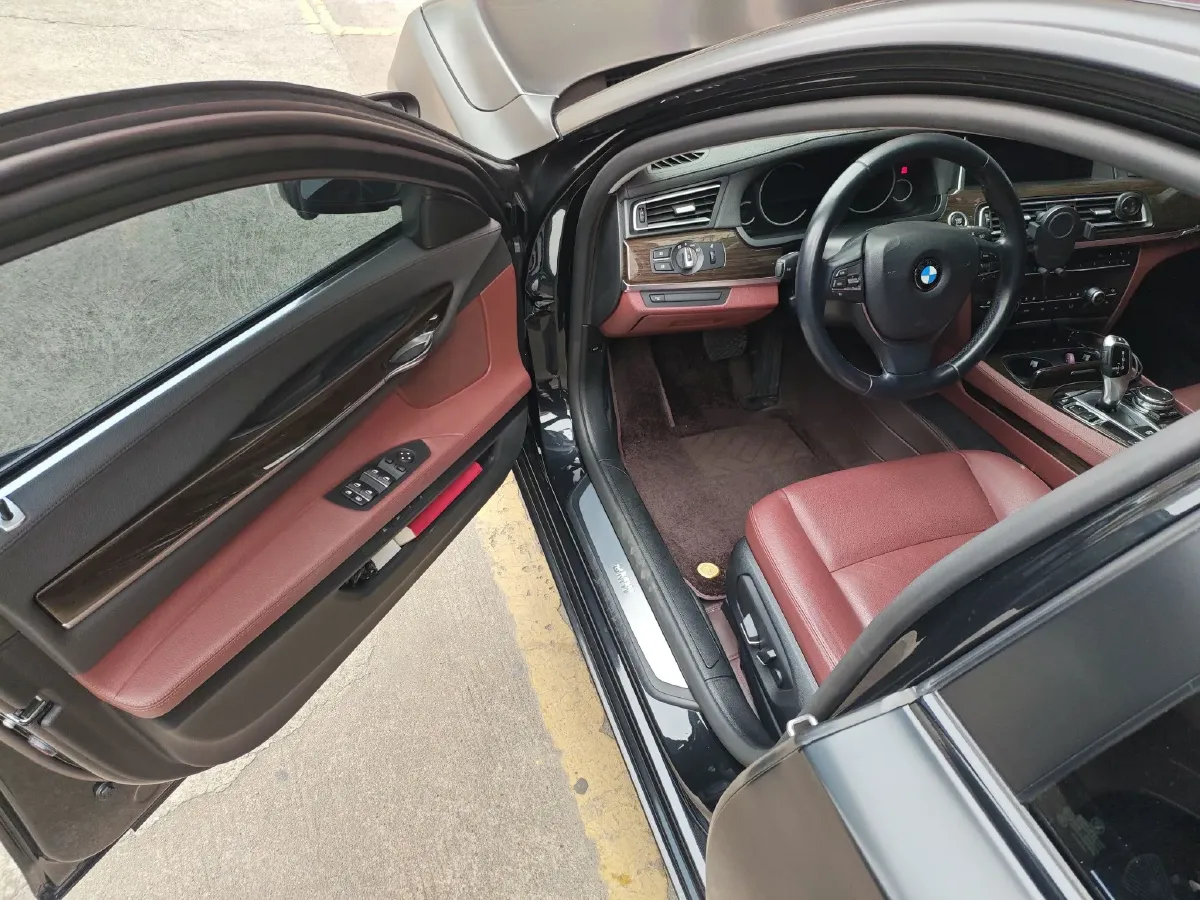 2014 BMW 7 Series 3.0L 258HP L6 8AT,autocango,china used car exporter,china ev exporter,chinese used car exporter,chinese used ev exporter