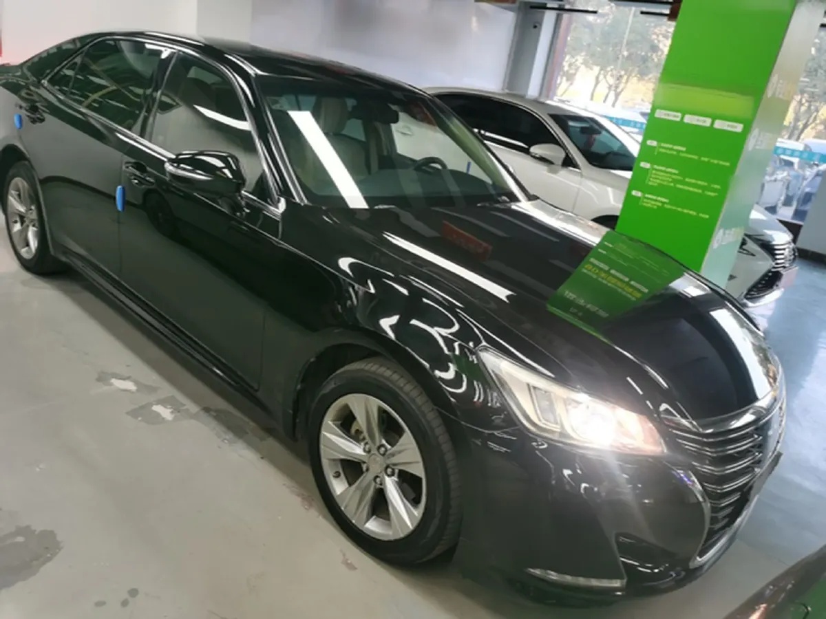 2018 Toyota Crown 2.0T 235HP L4 8AT,autocango,china used car exporter,china ev exporter,chinese used car exporter,chinese used ev exporter