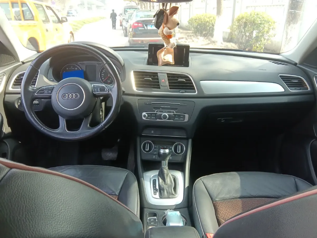 2016 Audi Q3 2.0T 170HP L4 7DCT,autocango,china used car exporter,china ev exporter,chinese used car exporter,chinese used ev exporter