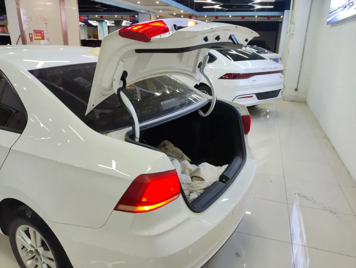 2021 Volkswagen Santana 1.5L 112HP L4 6AT,autocango,china used car exporter,china ev exporter,chinese used car exporter,chinese used ev exporter