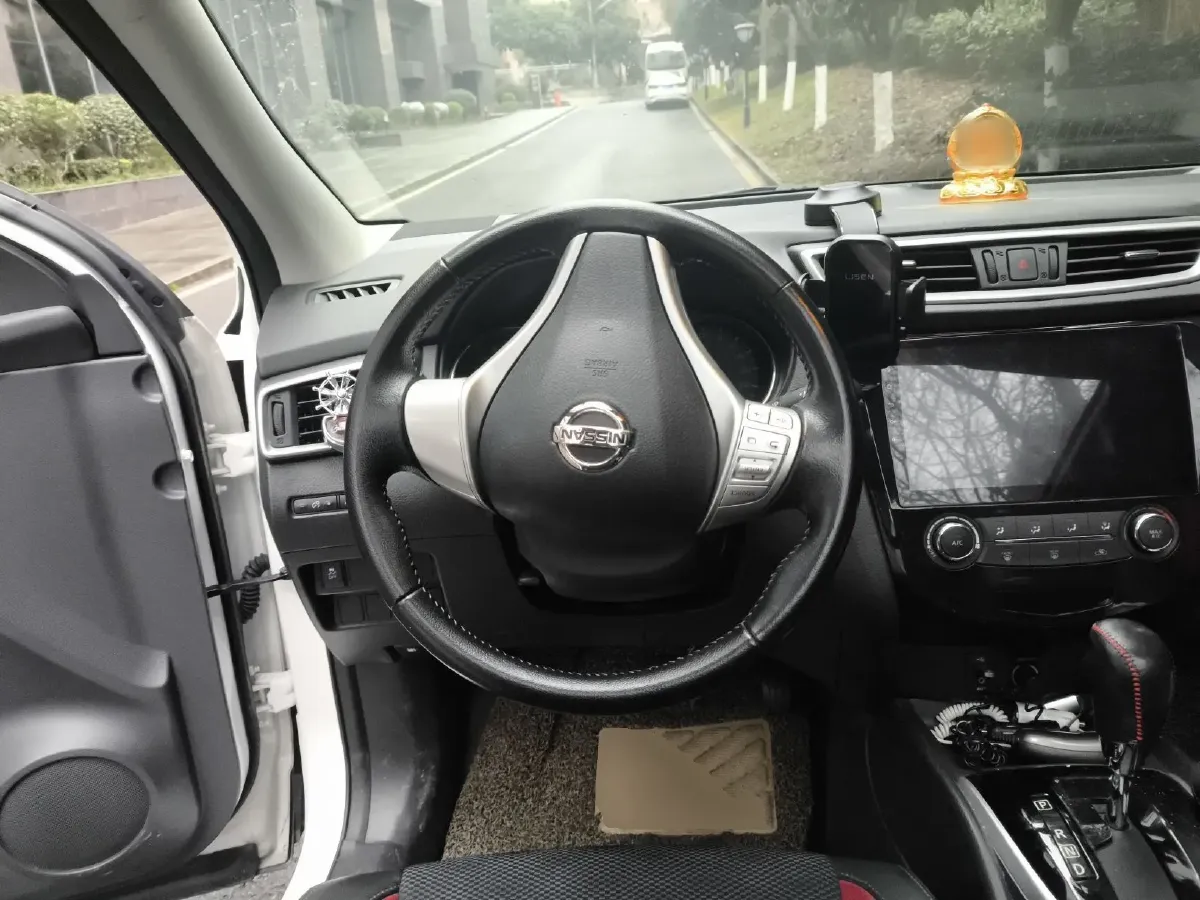 2017 Nissan Qashqai 2.0L 150HP L4 CVT,autocango,china used car exporter,china ev exporter,chinese used car exporter,chinese used ev exporter