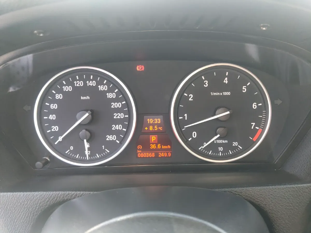 2011 BMW X5 3.0T 306HP L6 8AT,autocango,china used car exporter,china ev exporter,chinese used car exporter,chinese used ev exporter