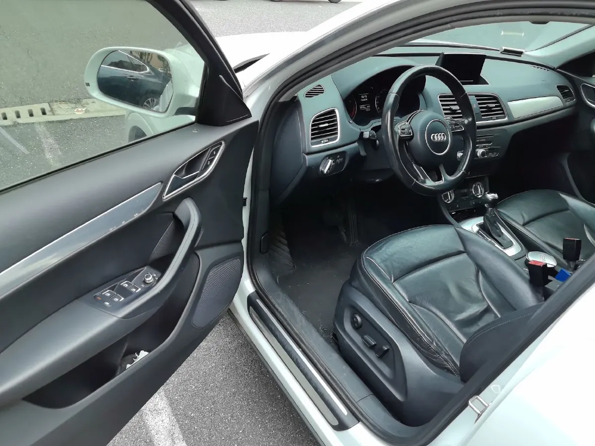 2015 Audi Q3 2.0T 170HP L4 7DCT,autocango,china used car exporter,china ev exporter,chinese used car exporter,chinese used ev exporter