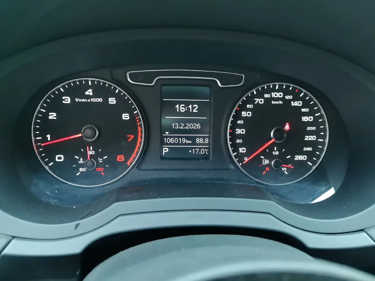 2015 Audi Q3 2.0T 170HP L4 7DCT,autocango,china used car exporter,china ev exporter,chinese used car exporter,chinese used ev exporter