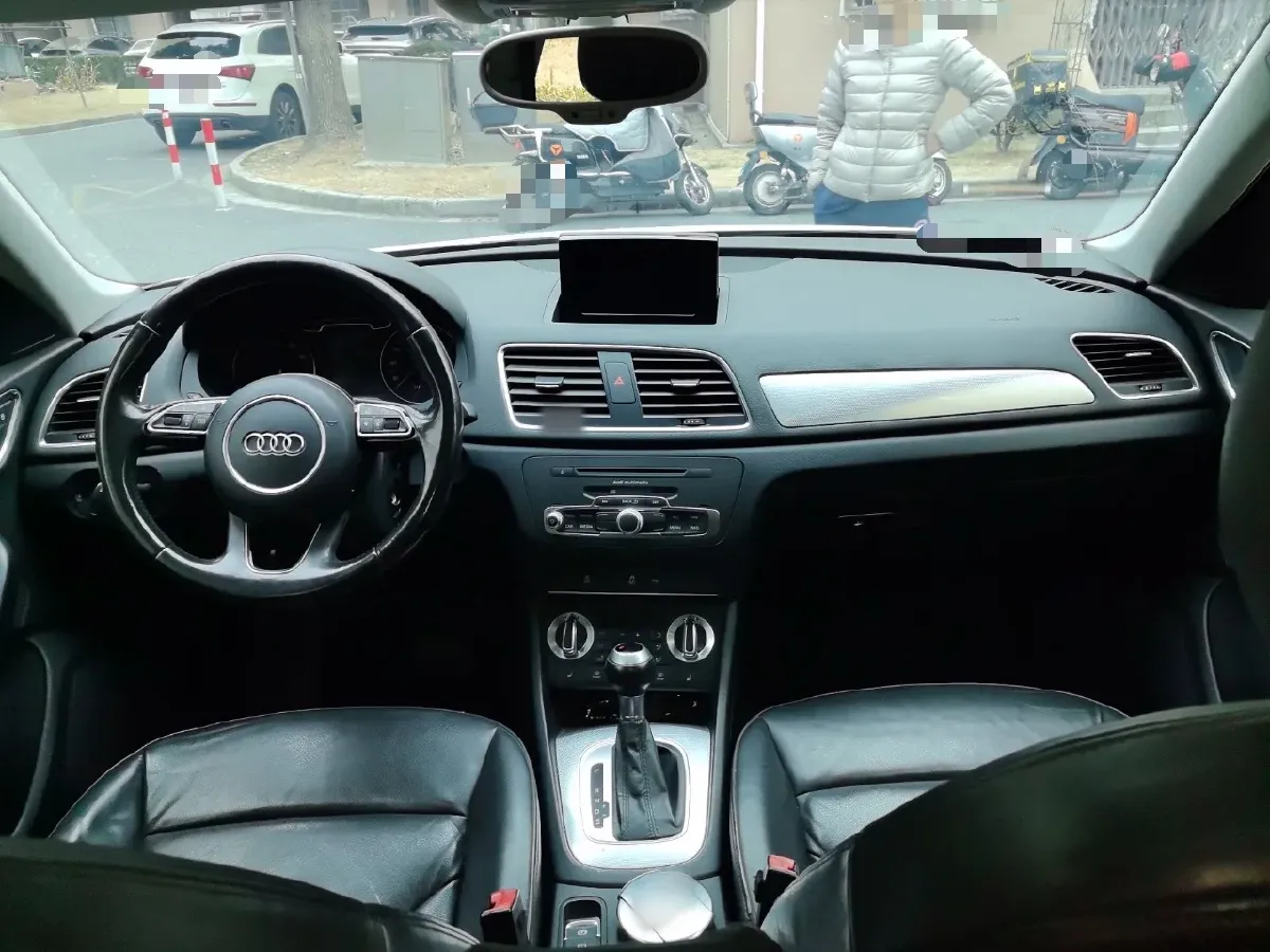 2015 Audi Q3 2.0T 170HP L4 7DCT,autocango,china used car exporter,china ev exporter,chinese used car exporter,chinese used ev exporter