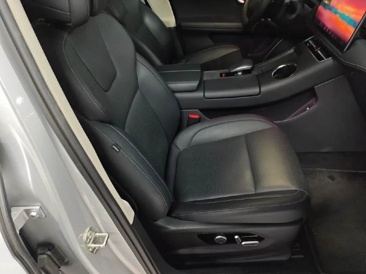 2022 AITO AITO M5 Range Extended 125HP REEV 40KWH,autocango,china used car exporter,china ev exporter,chinese used car exporter,chinese used ev exporter