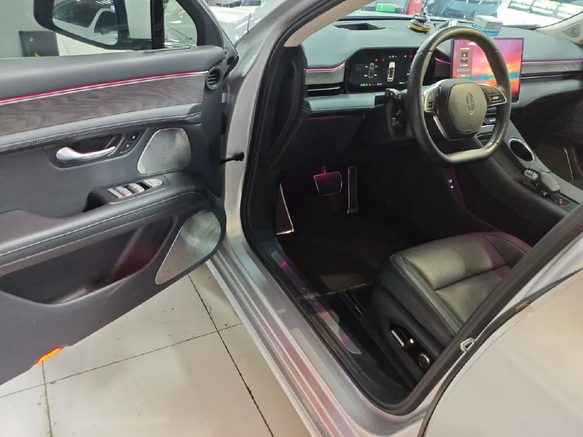 2022 AITO AITO M5 Range Extended 125HP REEV 40KWH,autocango,china used car exporter,china ev exporter,chinese used car exporter,chinese used ev exporter