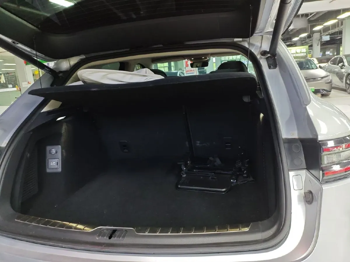 2022 AITO AITO M5 Range Extended 125HP REEV 40KWH,autocango,china used car exporter,china ev exporter,chinese used car exporter,chinese used ev exporter