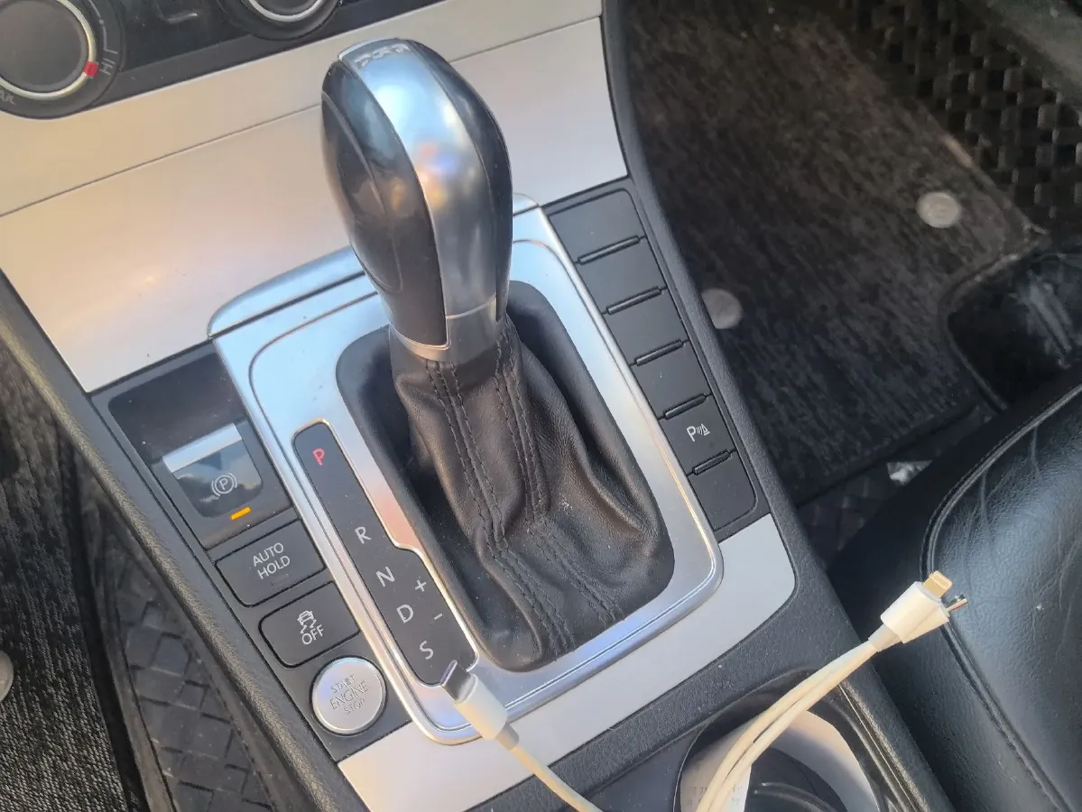 2013 Volkswagen Magotan 1.8T 160HP L4 7DCT,autocango,china used car exporter,china ev exporter,chinese used car exporter,chinese used ev exporter