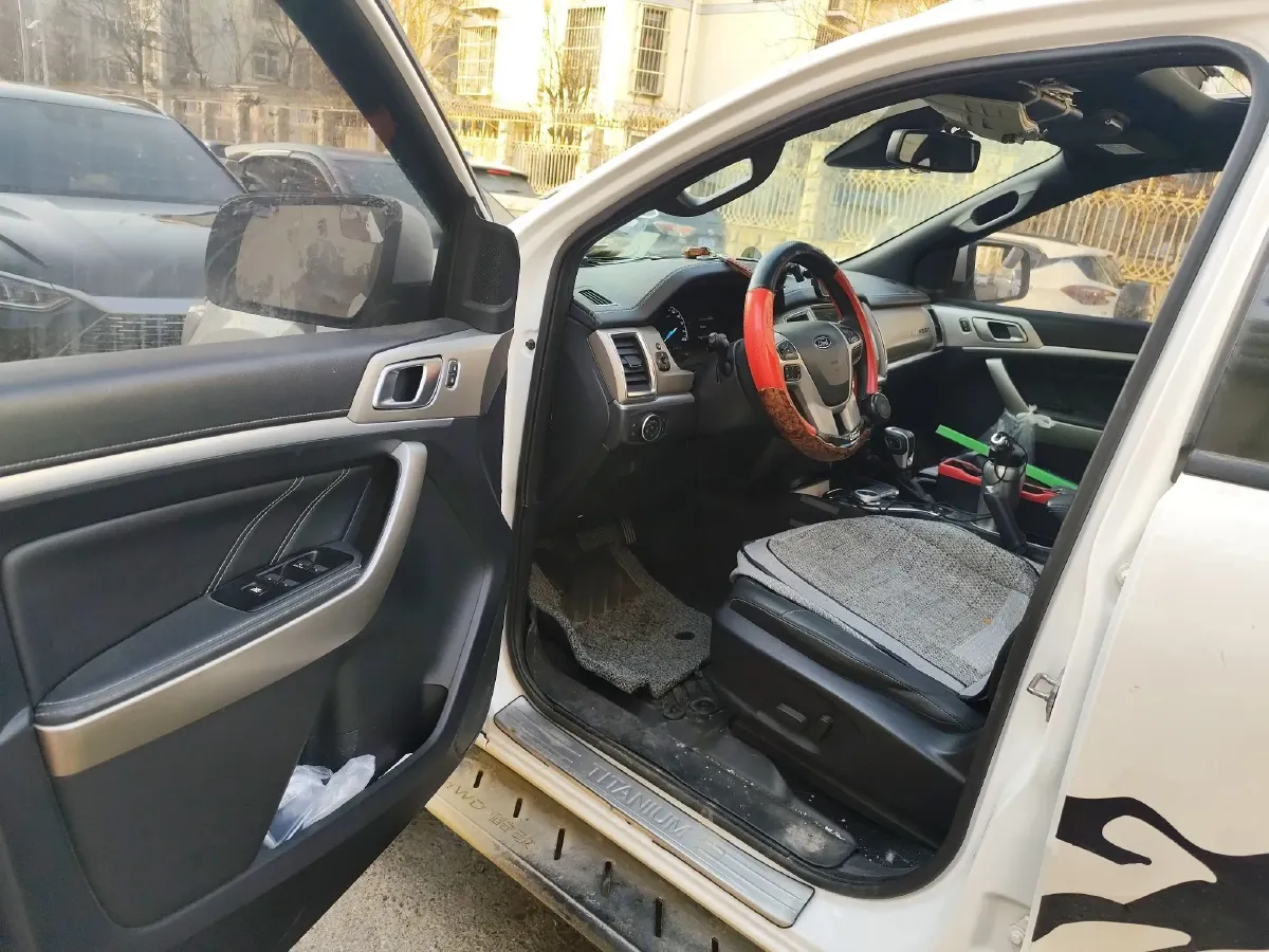 2020 Ford Everest 2.3T 275HP L4 10AT,autocango,china used car exporter,china ev exporter,chinese used car exporter,chinese used ev exporter