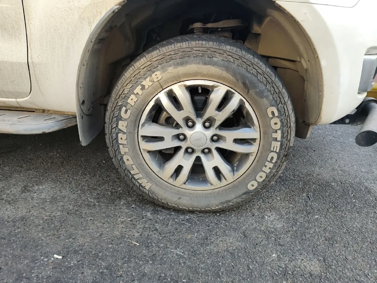 2020 Ford Everest 2.3T 275HP L4 10AT,autocango,china used car exporter,china ev exporter,chinese used car exporter,chinese used ev exporter