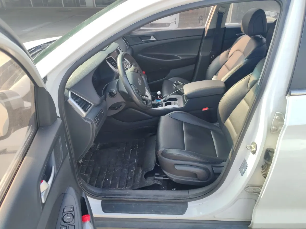 2015 Hyundai ix35 2.0L 160HP L4 6AT,autocango,china used car exporter,china ev exporter,chinese used car exporter,chinese used ev exporter