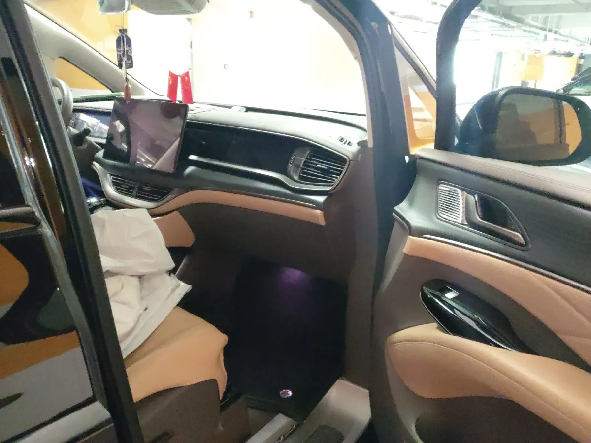 2022 Denza D9 1.5T 139HP L4 E-CVT PHEV 40.06KWH,autocango,china used car exporter,china ev exporter,chinese used car exporter,chinese used ev exporter