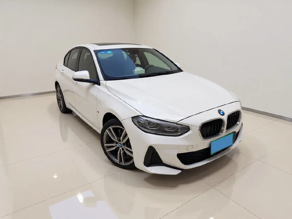 2019 BMW 1 Series 2.0T 192HP L4 8AT,autocango,china used car exporter,china ev exporter,chinese used car exporter,chinese used ev exporter