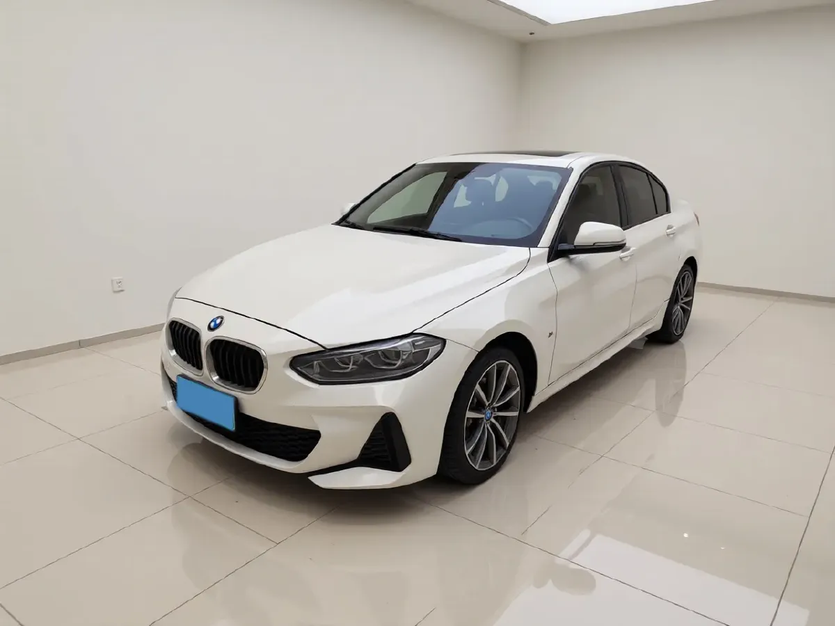 2019 BMW 1 Series 2.0T 192HP L4 8AT,autocango,china used car exporter,china ev exporter,chinese used car exporter,chinese used ev exporter
