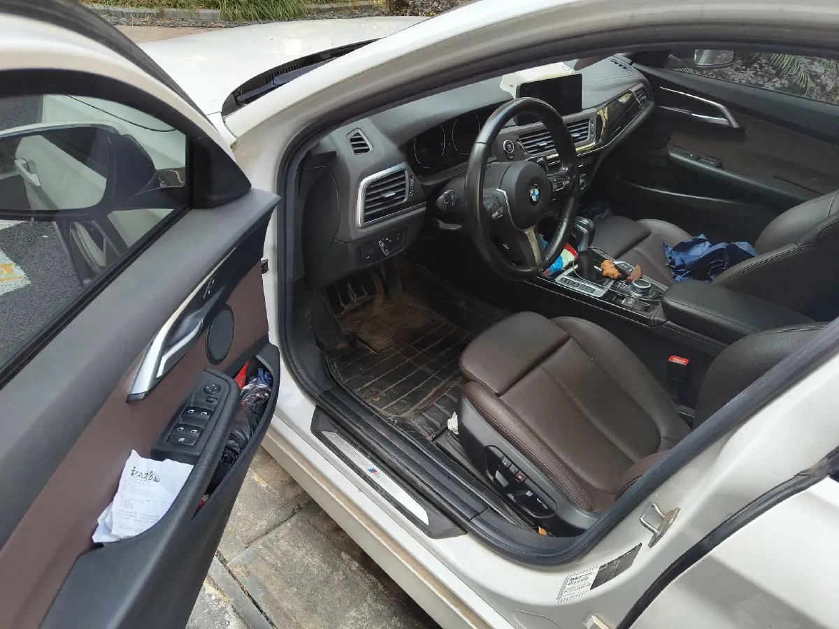 2019 BMW 1 Series 2.0T 192HP L4 8AT,autocango,china used car exporter,china ev exporter,chinese used car exporter,chinese used ev exporter