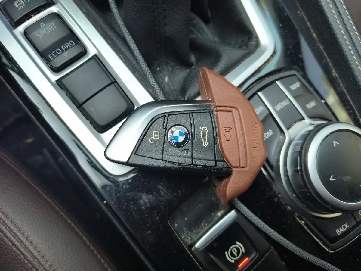 2019 BMW 1 Series 2.0T 192HP L4 8AT,autocango,china used car exporter,china ev exporter,chinese used car exporter,chinese used ev exporter