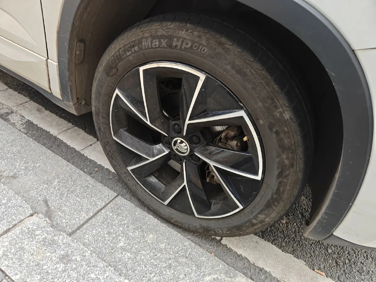 2020 Skoda Kamiq 1.5L 112HP L4 6AT,autocango,china used car exporter,china ev exporter,chinese used car exporter,chinese used ev exporter