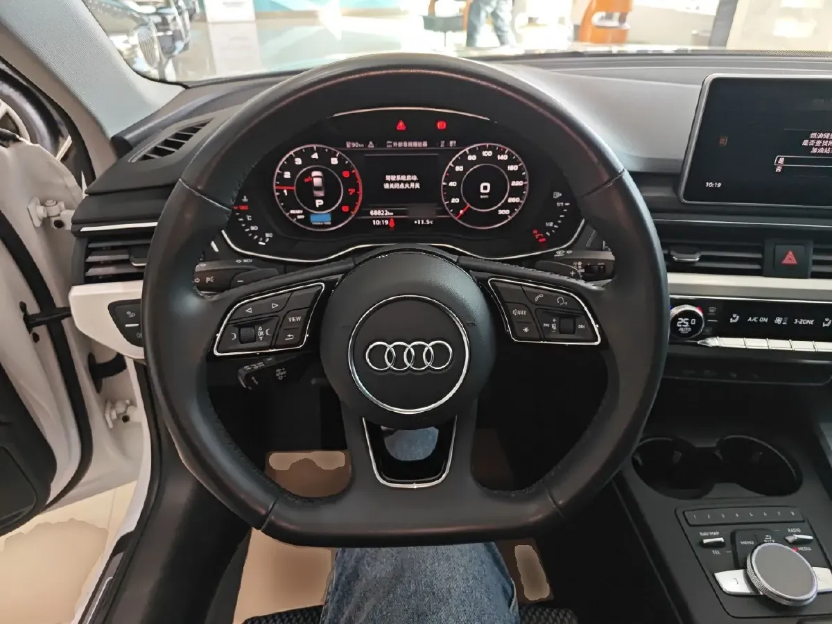 2018 Audi A4L 2.0T 190HP L4 7DCT,autocango,china used car exporter,china ev exporter,chinese used car exporter,chinese used ev exporter