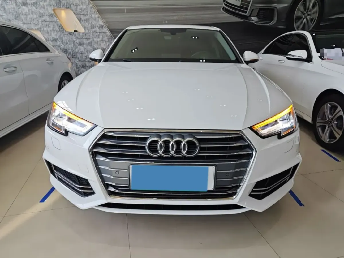 2018 Audi A4L 2.0T 190HP L4 7DCT,autocango,china used car exporter,china ev exporter,chinese used car exporter,chinese used ev exporter
