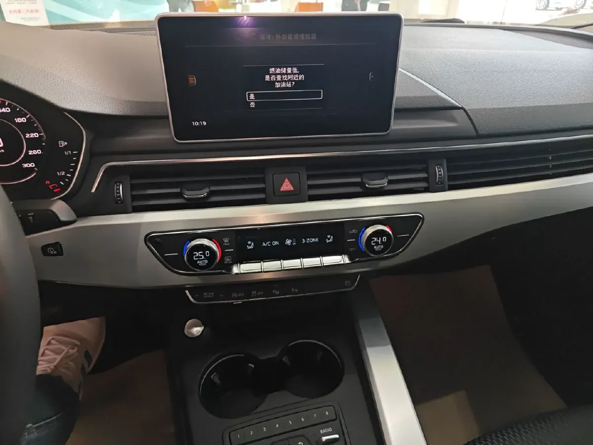 2018 Audi A4L 2.0T 190HP L4 7DCT,autocango,china used car exporter,china ev exporter,chinese used car exporter,chinese used ev exporter