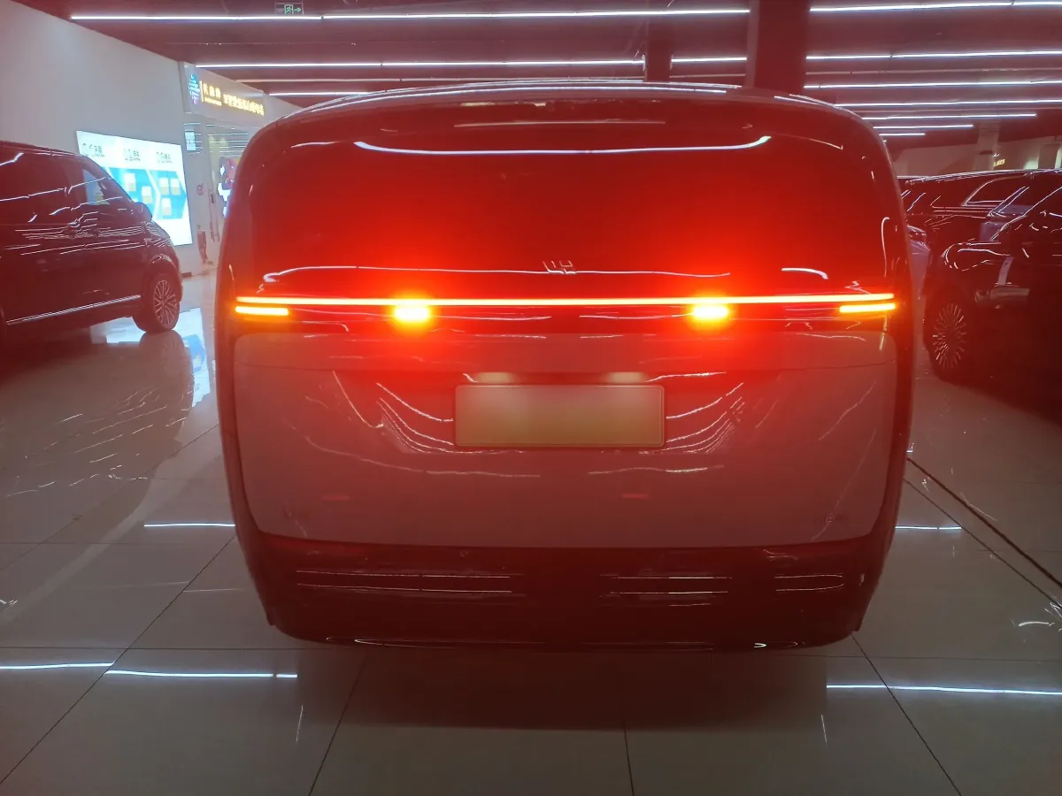 2024 Li MEGA BEV 102.7KWH,autocango,china used car exporter,china ev exporter,chinese used car exporter,chinese used ev exporter