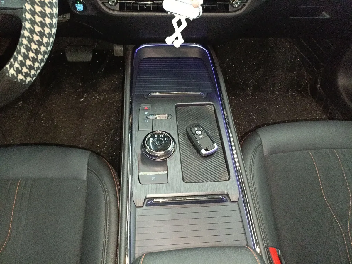 2022 Ford Mondeo 2.0T 238HP L4 8AT,autocango,china used car exporter,china ev exporter,chinese used car exporter,chinese used ev exporter