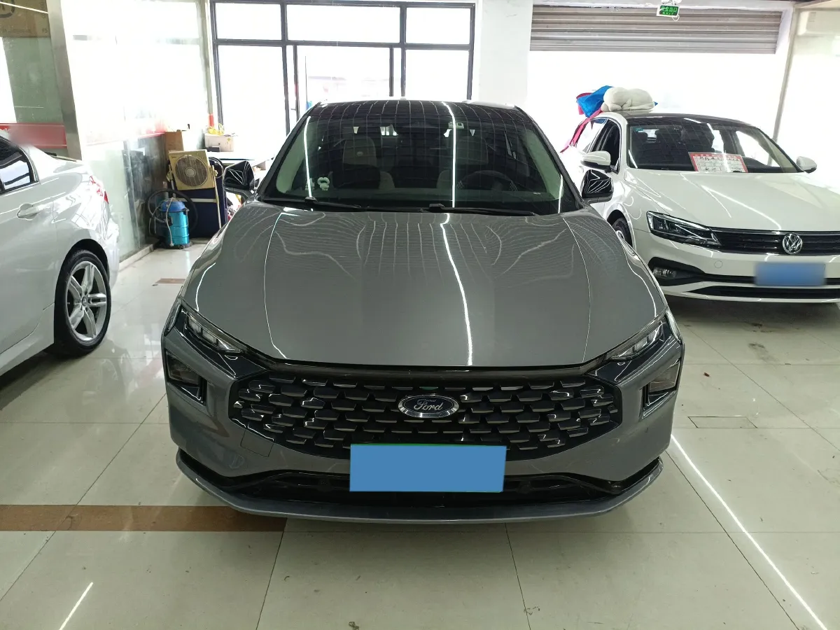 2022 Ford Mondeo 2.0T 238HP L4 8AT,autocango,china used car exporter,china ev exporter,chinese used car exporter,chinese used ev exporter