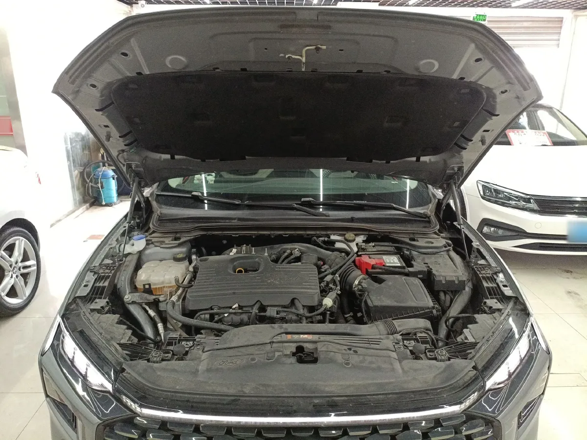 2022 Ford Mondeo 2.0T 238HP L4 8AT,autocango,china used car exporter,china ev exporter,chinese used car exporter,chinese used ev exporter