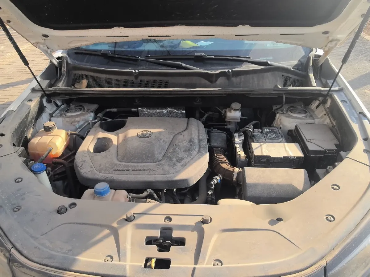 2022 ChangAn CS75 Plus 2.0T 233HP L4 8AT,autocango,china used car exporter,china ev exporter,chinese used car exporter,chinese used ev exporter