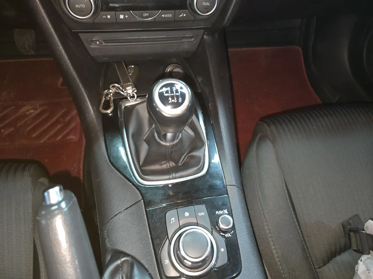 2016 Mazda 3 Axela 1.5L 117HP L4 6MT,autocango,china used car exporter,china ev exporter,chinese used car exporter,chinese used ev exporter