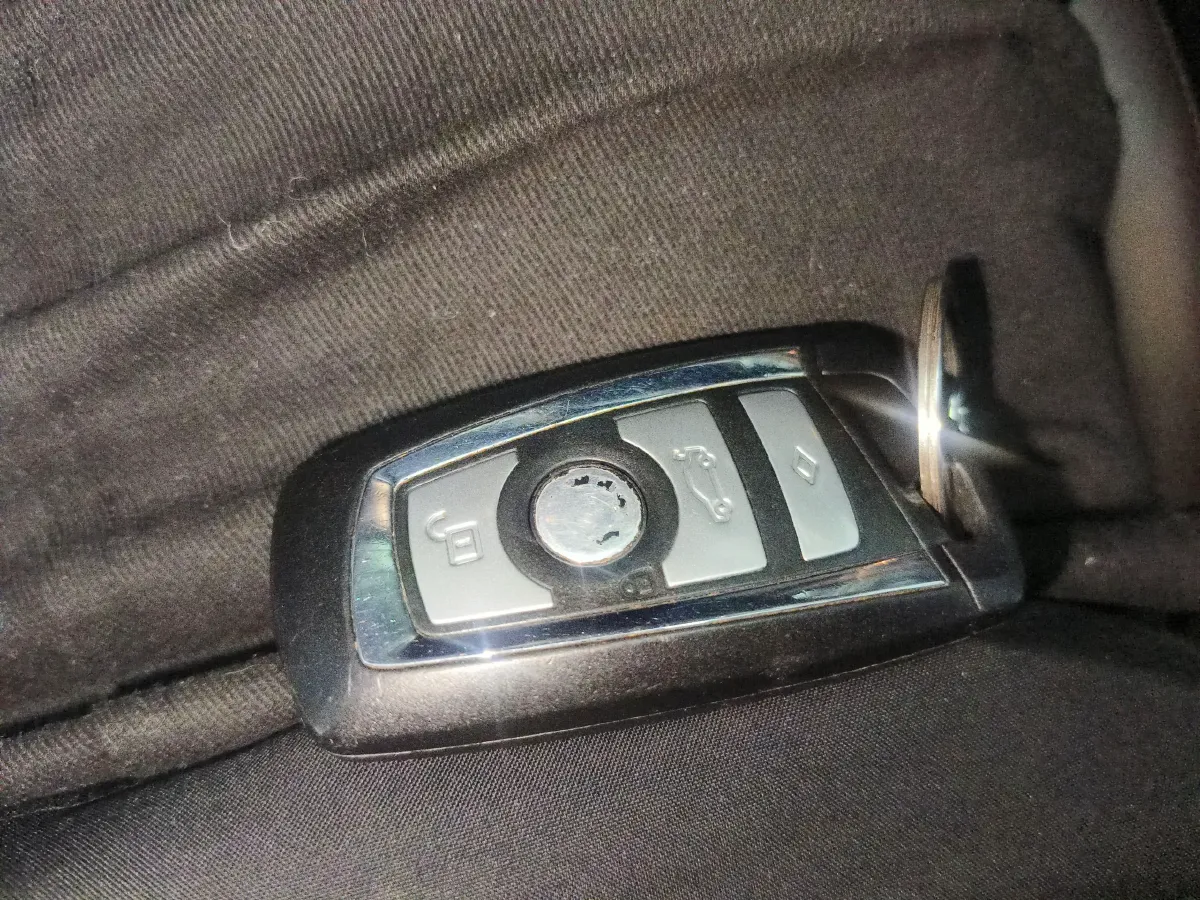 2014 BMW 5 Series 2.0T 218HP L4 8AT,autocango,china used car exporter,china ev exporter,chinese used car exporter,chinese used ev exporter