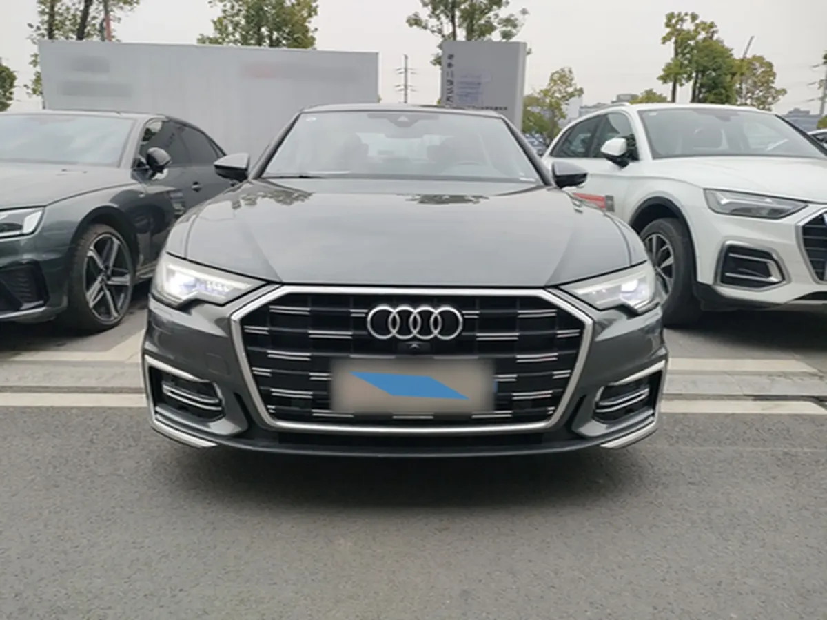 2024 Audi A6L 2.0T 245HP L4 7DCT,autocango,china used car exporter,china ev exporter,chinese used car exporter,chinese used ev exporter