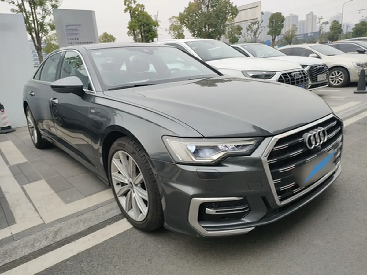2024 Audi A6L 2.0T 245HP L4 7DCT,autocango,china used car exporter,china ev exporter,chinese used car exporter,chinese used ev exporter