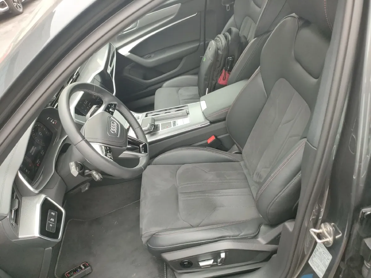 2024 Audi A6L 2.0T 245HP L4 7DCT,autocango,china used car exporter,china ev exporter,chinese used car exporter,chinese used ev exporter