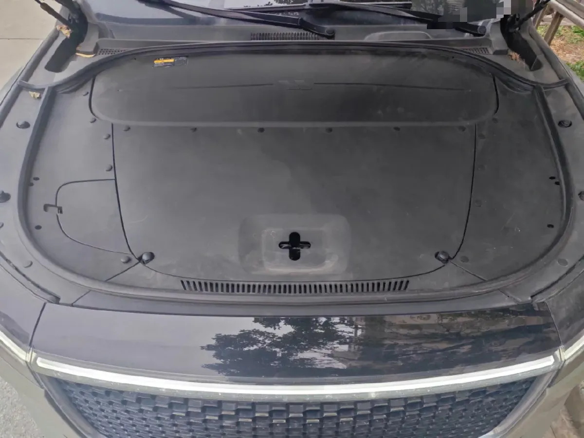 2020 Li ONE Range Extended 131HP REEV 40.5KWH,autocango,china used car exporter,china ev exporter,chinese used car exporter,chinese used ev exporter