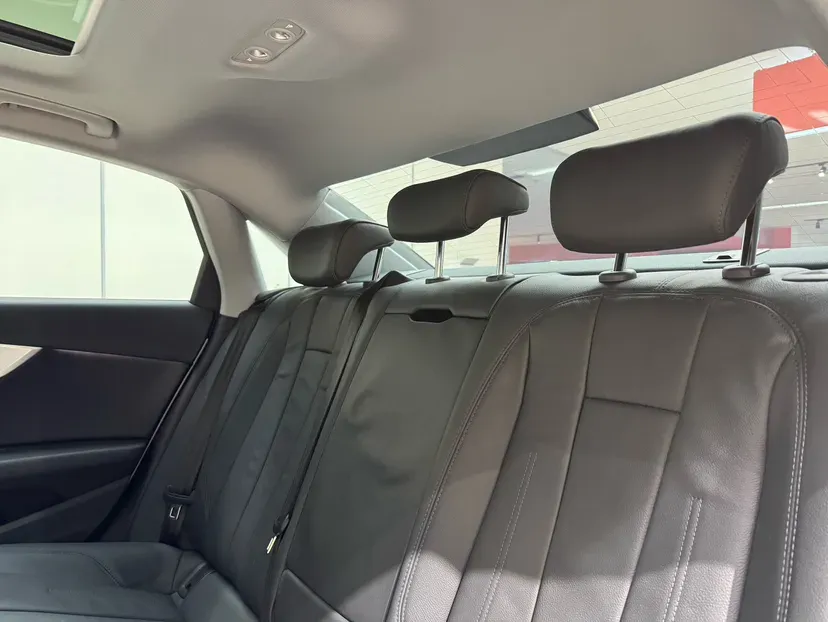 2019 Audi A4L 2.0T 190HP L4 7DCT,autocango,china used car exporter,china ev exporter,chinese used car exporter,chinese used ev exporter