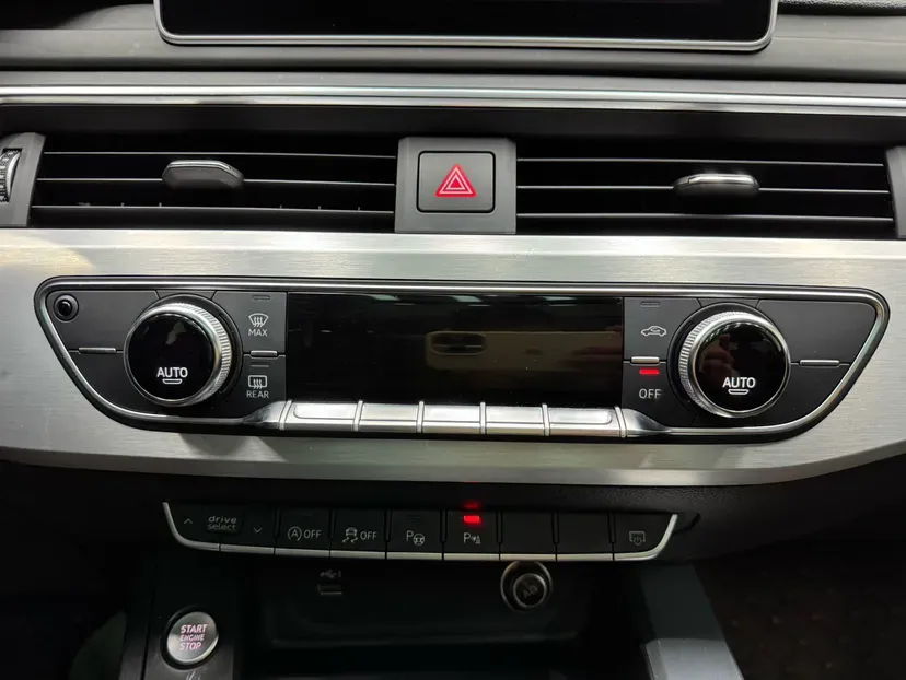 2019 Audi A4L 2.0T 190HP L4 7DCT,autocango,china used car exporter,china ev exporter,chinese used car exporter,chinese used ev exporter