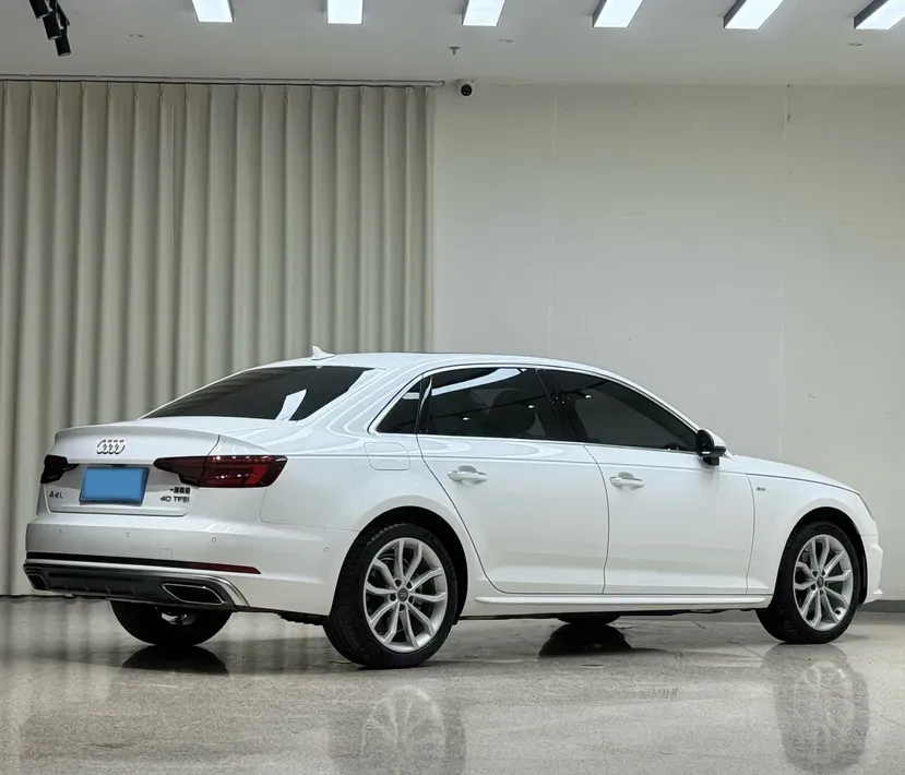 2019 Audi A4L 2.0T 190HP L4 7DCT,autocango,china used car exporter,china ev exporter,chinese used car exporter,chinese used ev exporter