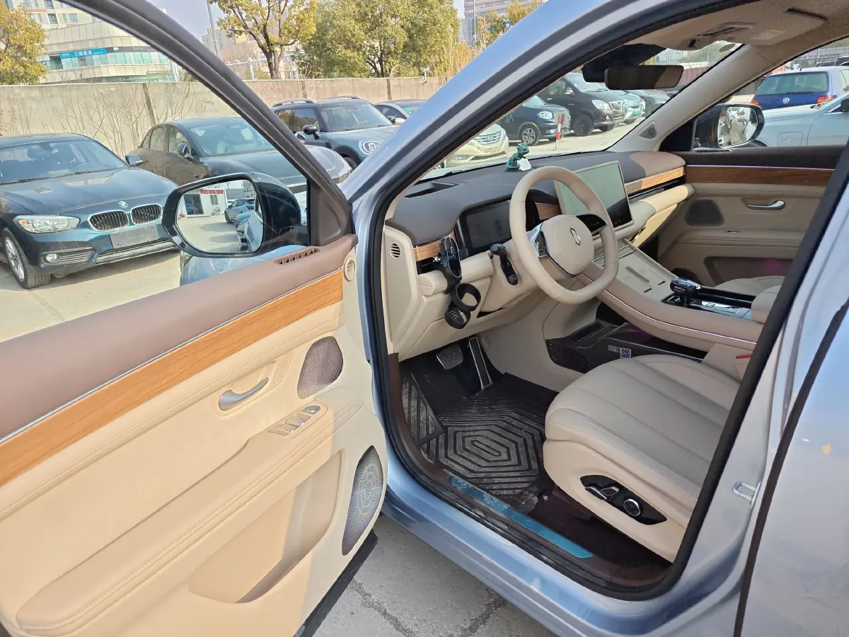 2024 AITO AITO M7 1.5T 152HP L4 REEV 40KWH,autocango,china used car exporter,china ev exporter,chinese used car exporter,chinese used ev exporter